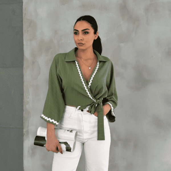 BLUSA DETALHE BORDADO CAQUI ELLA BY TAM