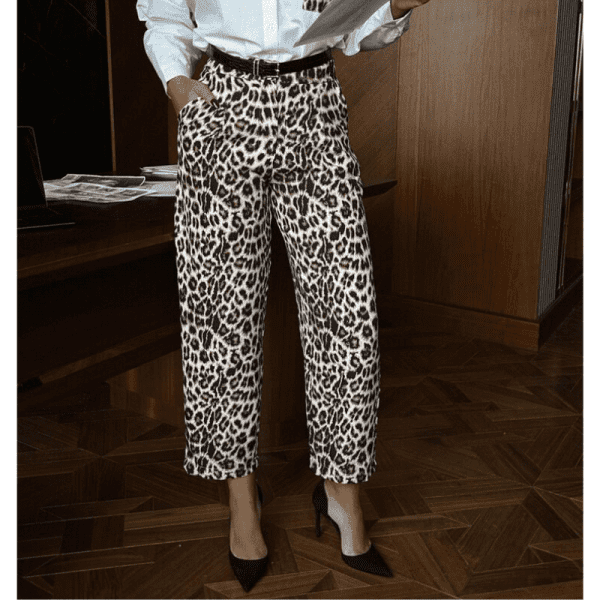 CALÇA PADRÃO LEOPARDO ELLA BY TAM