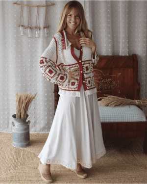 CONJUNTO VESTIDO COMPRIDO CRU E CASACO RENDA VERMELHO MARIA CATITA - TAM U