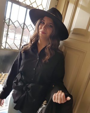 CAMISA PRETA C/ CINTO LARGO ELLA BY TAM