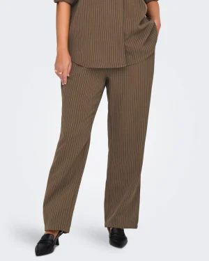 CALÇA CARMAKOMA - CARPINNY PULL UP PANTS WVN - Regular Fit - Black Coffee CLOUD DANCER