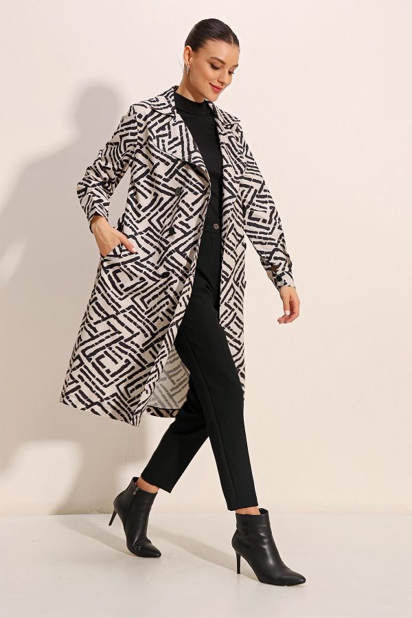 TRENCH COAT ESTAMPADO C/ GOLA DUPLA CRU/PRETO ELLA BY TAM - Image 2