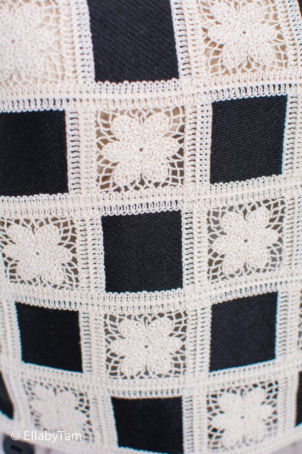 ELLA BY TAM<BR><BR>BLUSA CROCHET S/ MANGAS BRANCA/PRETA - Image 4