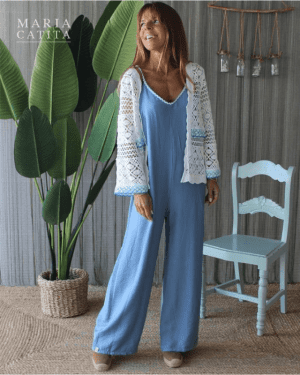 CONJUNTO MACACÃO AZUL COM CASACO DE MALHA BRANCO - MARIA CATITA - TAM U